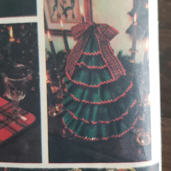 Vogue Patterns Santa Pack 111 1541 Sowing Patterns - Picture 9 of 11